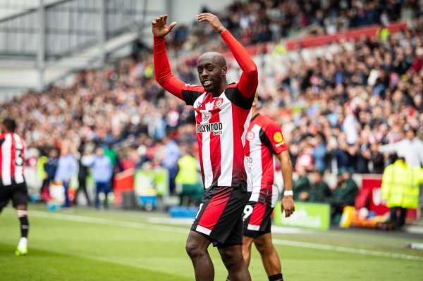 配资证券股票配资 热刺纽卡有意! BBC: 布伦特福德尝试续约维萨, 但他今夏更想离队